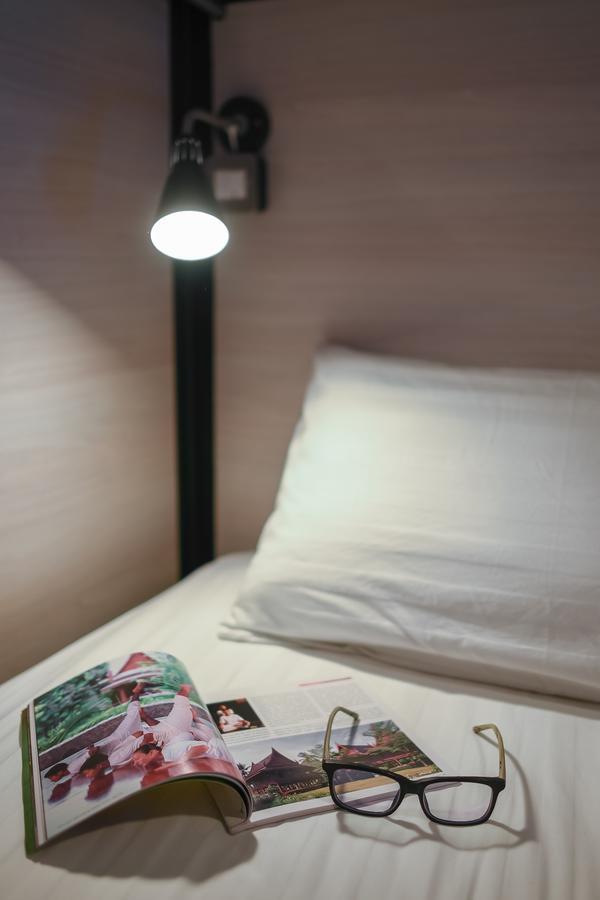 Augusta Hostel Bangkok Luaran gambar