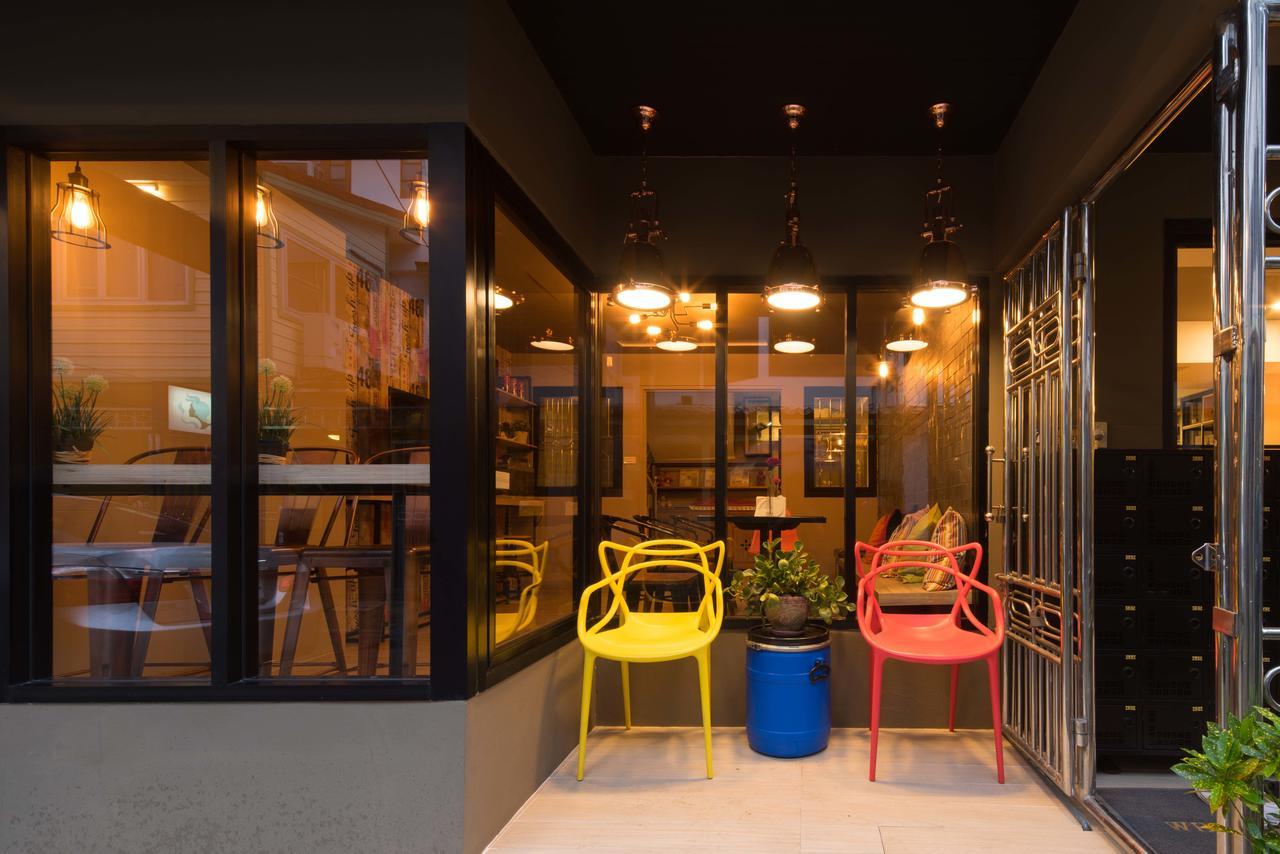 Augusta Hostel Bangkok Luaran gambar