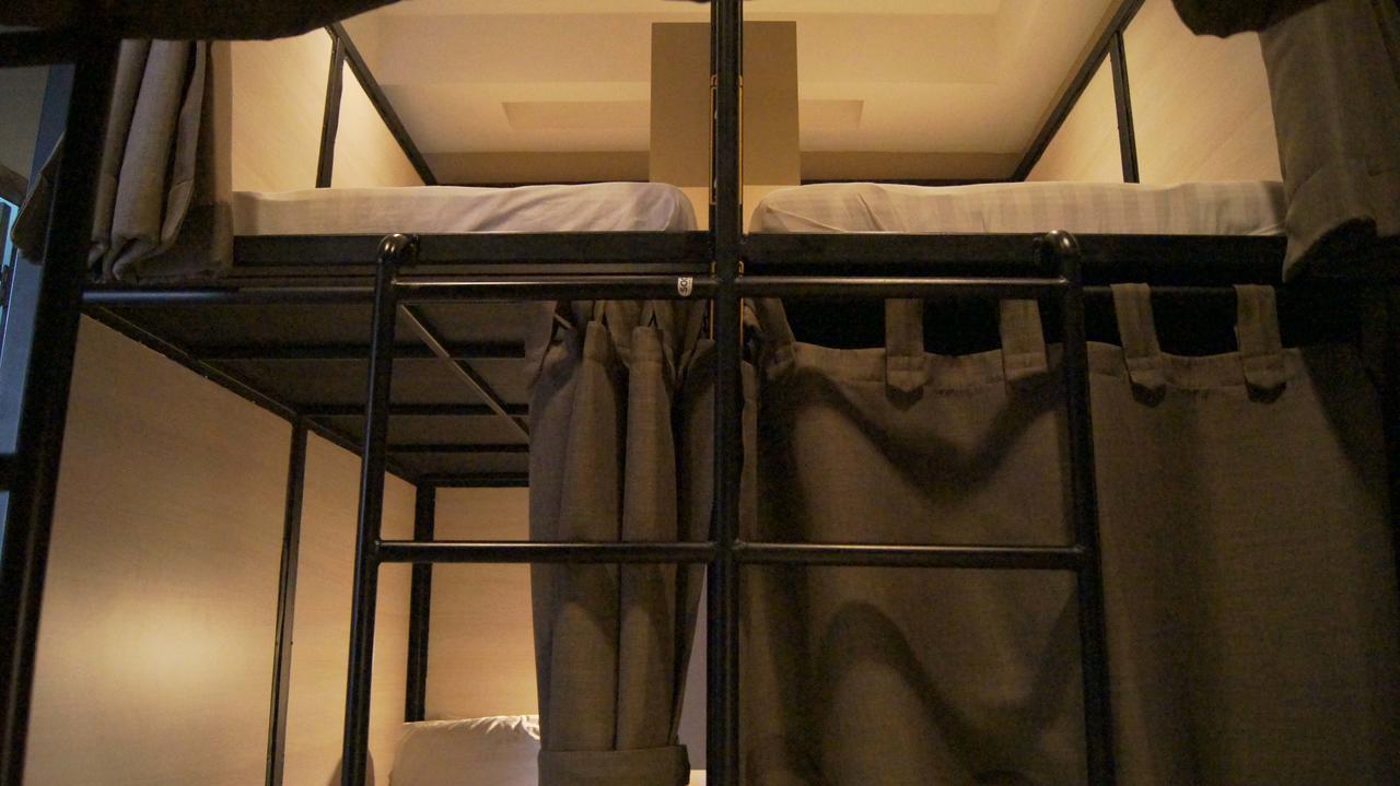 Augusta Hostel Bangkok Luaran gambar