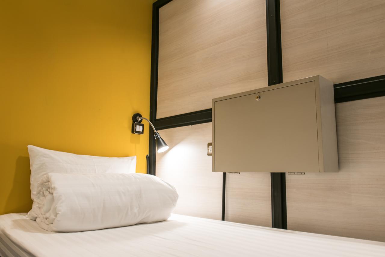 Augusta Hostel Bangkok Luaran gambar