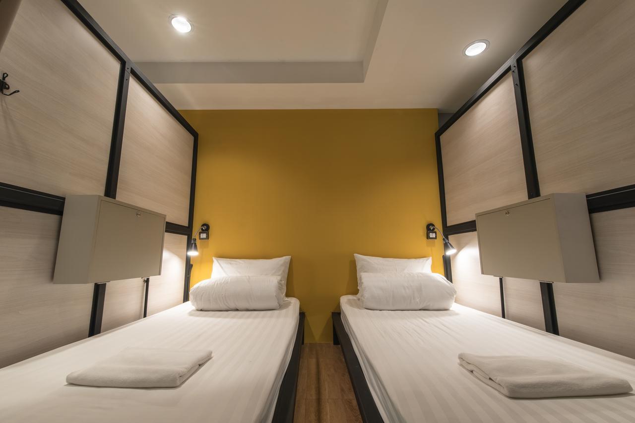 Augusta Hostel Bangkok Luaran gambar